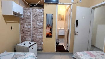 基本雙床房 | 1 間臥室、迷你吧、遮光布/窗簾、無線上網