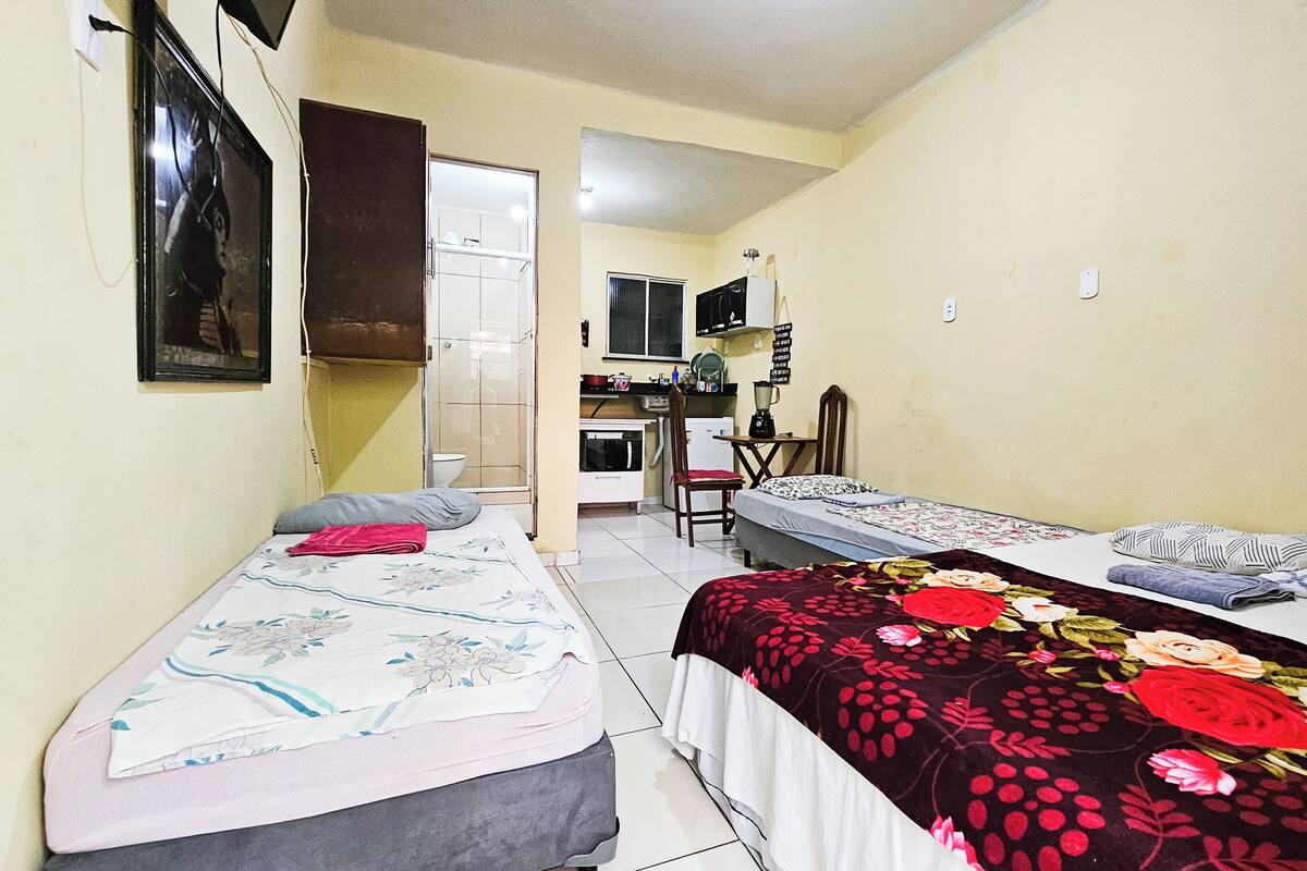 Kitnet | 1 kamar tidur, minibar, tirai kedap cahaya, dan Wi-Fi