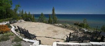 Cape Cliff Cottage - Lions Head, Ontario, Canada