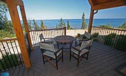 Cape Cliff Cottage - Lions Head, Ontario, Canada