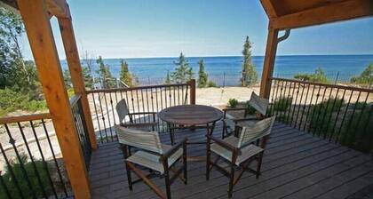 Cape Cliff Cottage - Lions Head, Ontario, Canada