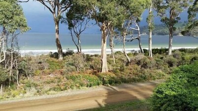 Roaring Beach Retreat - pet friendly, beachfront