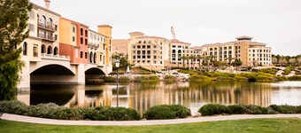 Jr. Suite on top floor with Lake views & access!!!