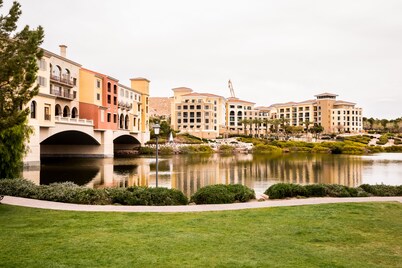 Jr. Suite on top floor with Lake views & access!!!