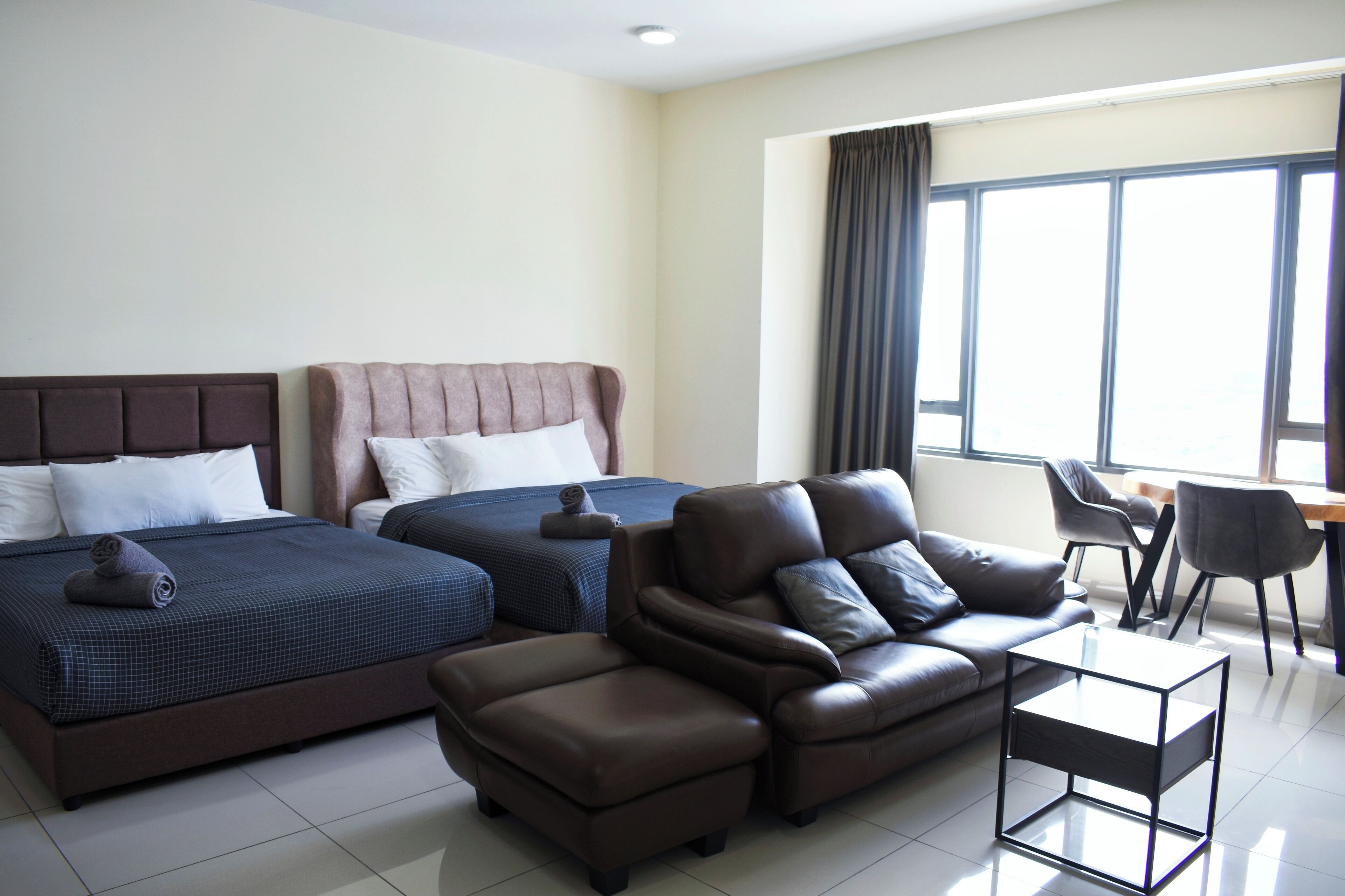 Monolocale Deluxe, non fumatori | Con stile personalizzato, con arredamento individuale, una scrivania