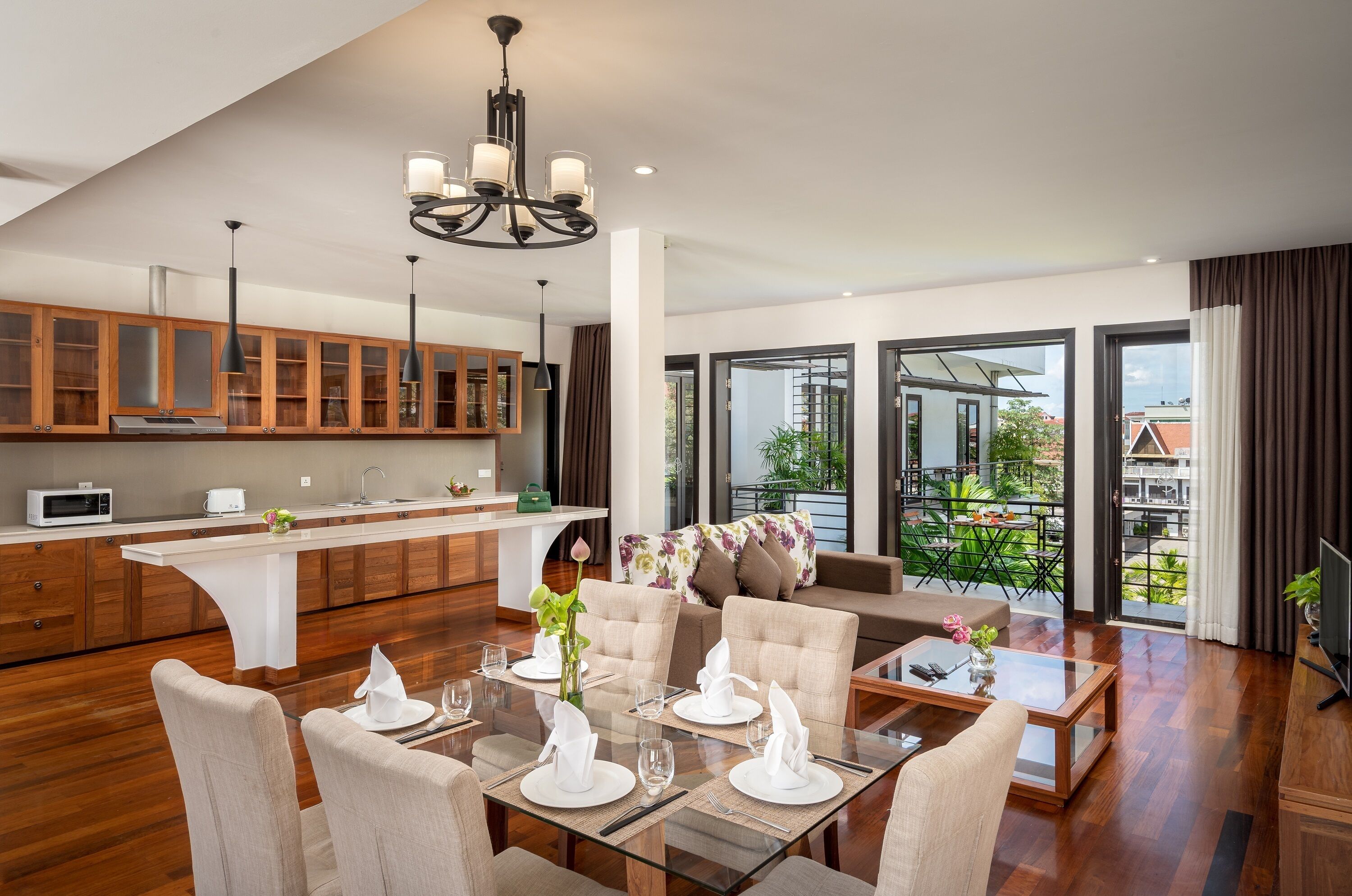 Unit with 4 bedrooms | Angolo cottura privato | Frigorifero, microonde, lavastoviglie, risottiera