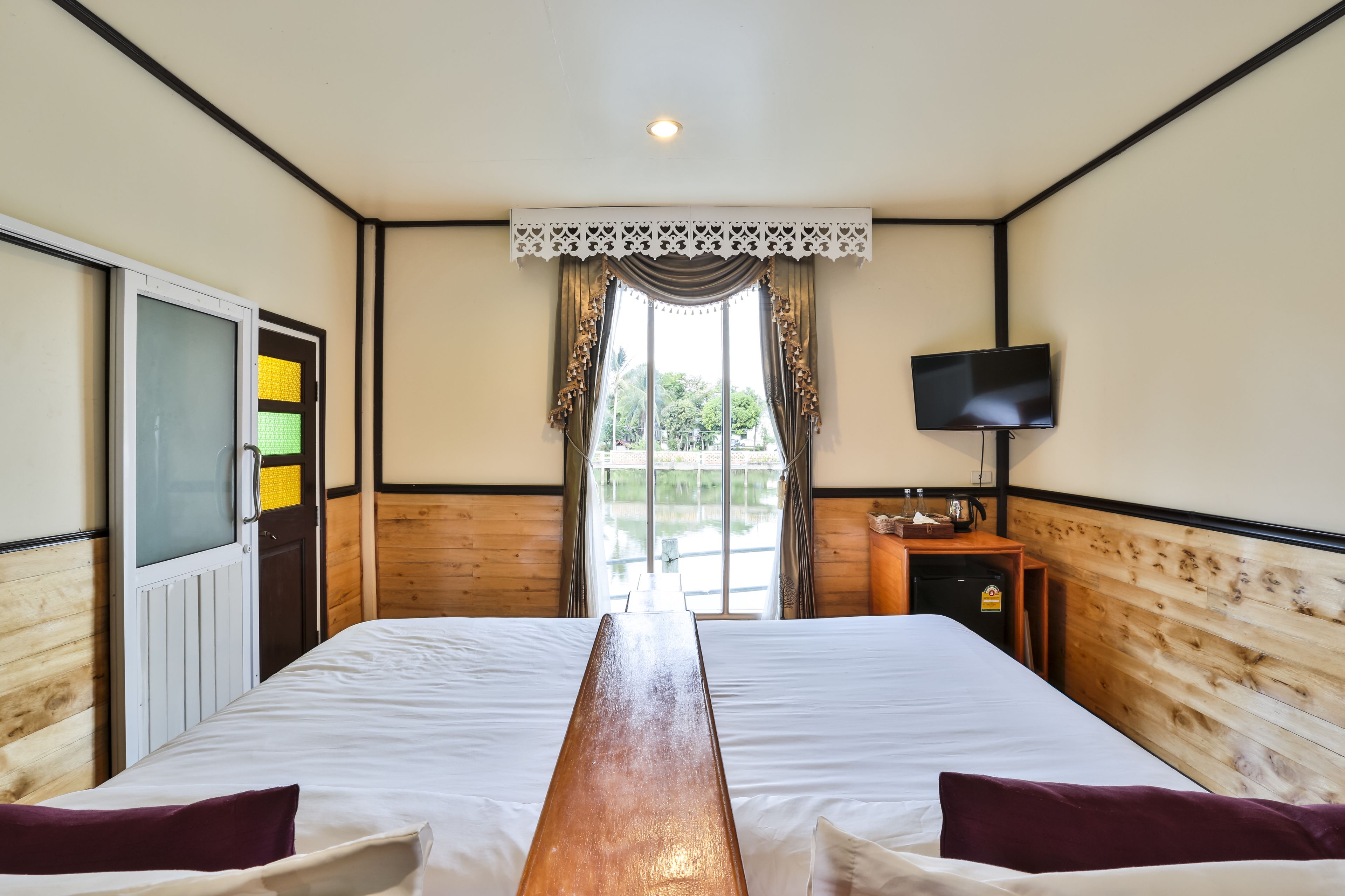 Standard Twin Room  | Rollaway beds (surcharge), WiFi (free)