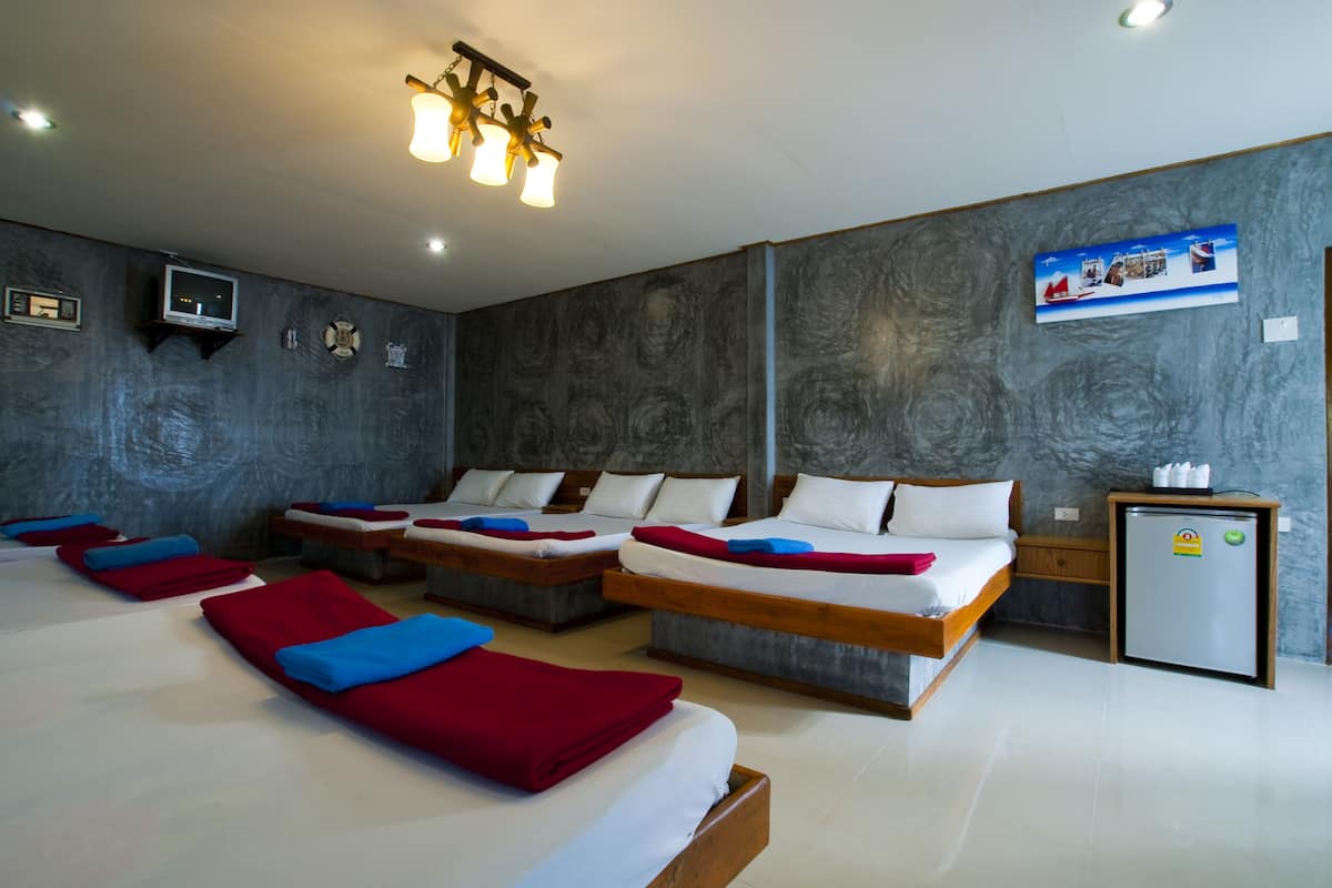 Group Room  | 折疊床/加床、免費無線上網