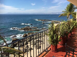 Vila luxo, 2 quartos | Sacada