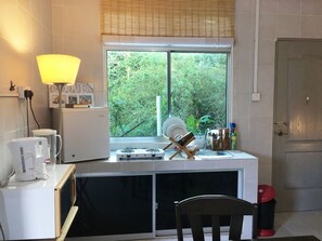 Private kitchen - Homely Ground Apartment (Bandar Seri Begawan)