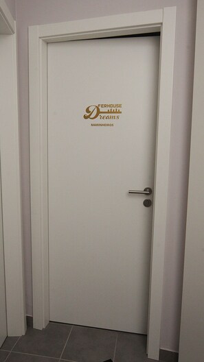 Interior - apartment with terrace close to the beach (Nazare)