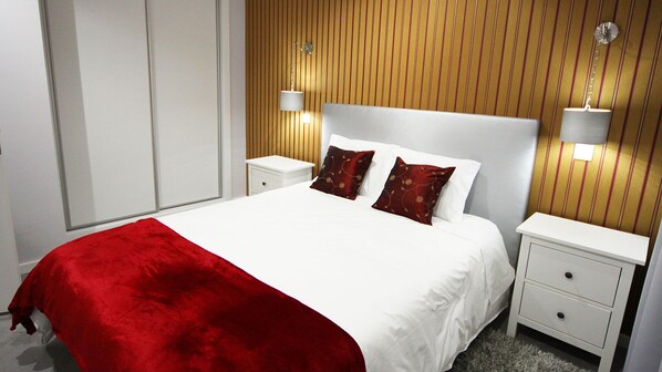 1 bedroom, iron/ironing board, free WiFi, bed sheets - apartment with terrace close to the beach (Nazare)