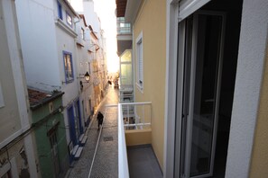 Property grounds - apartment with terrace close to the beach (Nazare)
