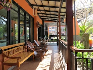 Terrace/patio - City Park Hotel Phattalung (Phatthalung)