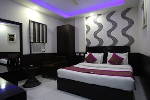 Deluxe Double Room, Accessible, Smoking | Premium bedding, desk, soundproofing, iron/ironing board - Hotel Hill Palace (New Delhi)