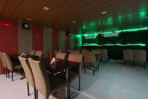 Restaurant - Hotel Hill Palace (New Delhi)