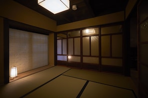Private Vacation Home, Dog Friendly, Non Smoking | 3 bedrooms, free WiFi - Nishijinkita-ajisai (Kyoto)