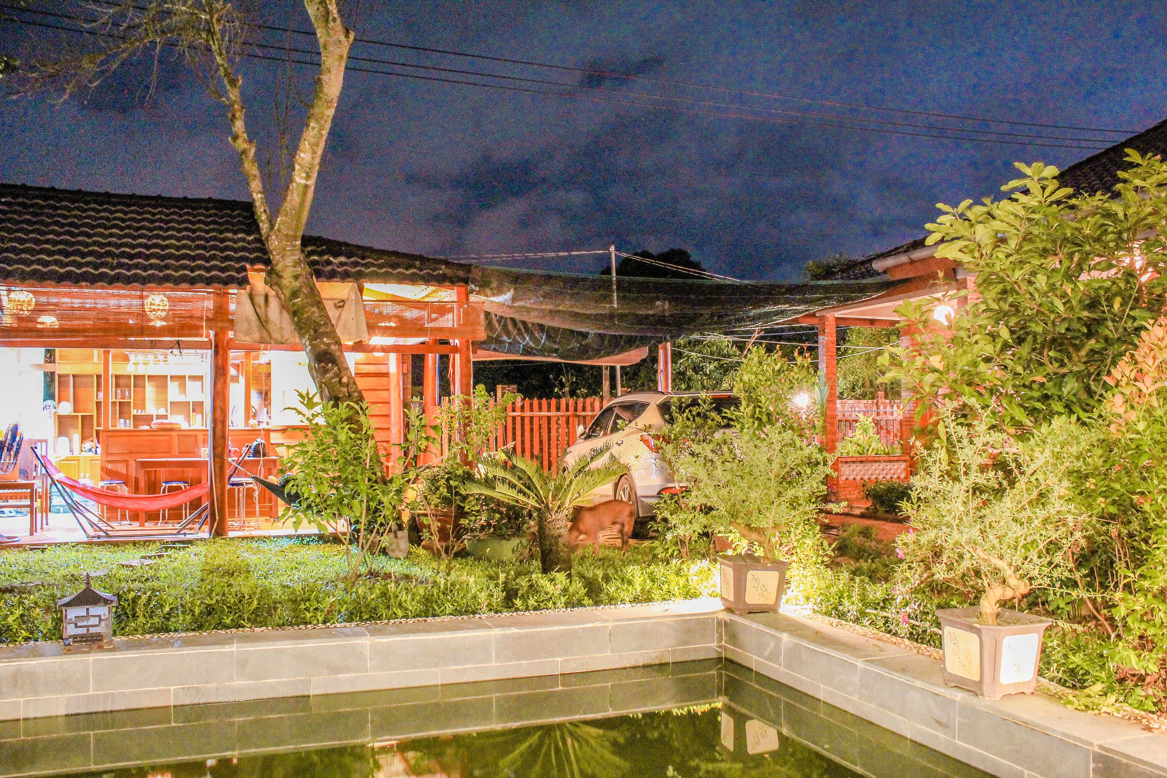 บ้านพักลักซ์ชัวรี่, เตียงคิงไซส์ 1 เตียง, วิวสวน | ระเบียง