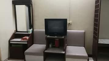 Standard Room with Air Condition (Big Single Bed) | 客房設施服務