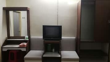 Standard Twin Room with Air Condition | 客房設施服務