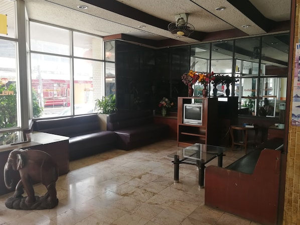 Lobby sitting area - Ho Fah Hotel (Phatthalung)
