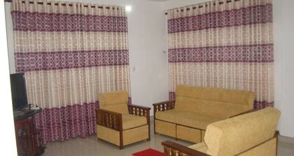 Ella Sashen Hotel