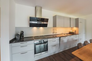 冰箱、烤箱、炉灶、洗碗机