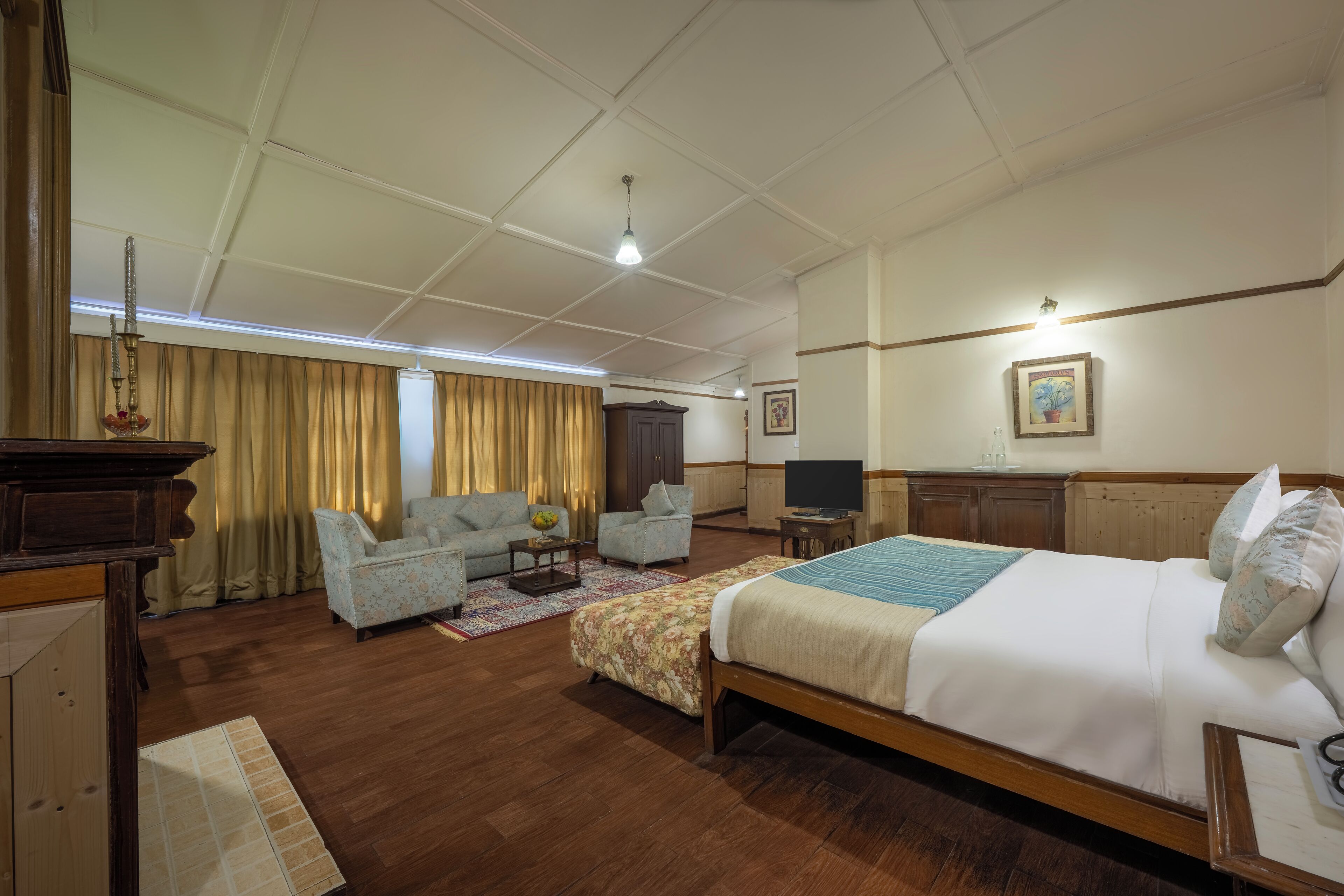 Phòng Deluxe | Bàn, giường gấp/giường phụ (phụ phí) 