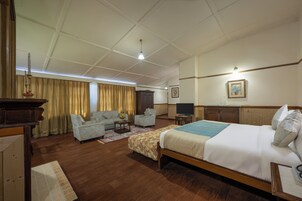 华丽客房 | 办公桌、折叠床/加床（额外收费）、免费 WiFi