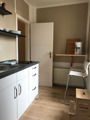 Unclassified image, 3 of 7, button