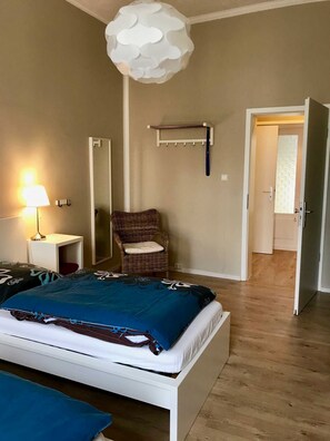 Unclassified image, 2 of 7, button