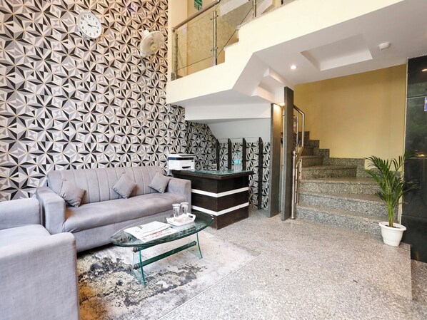 Lobby - Hotel Gold Star Inn (New Delhi)