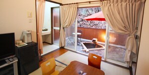 Kamar Twin, Boleh Merokok (Maisonette,with Private Open-air Bath) | Kedap suara dan seprai linen