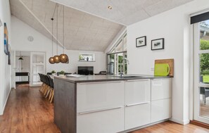 Interior - Amazing home in Grenaa with kitchen (Grenaa)