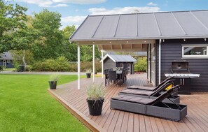 Outdoor dining - Amazing home in Grenaa with kitchen (Grenaa)