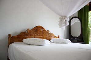 华丽双人房, 1 张大床, 私人浴室 | 办公桌、熨斗/熨衣板、免费高速有线上网、床单