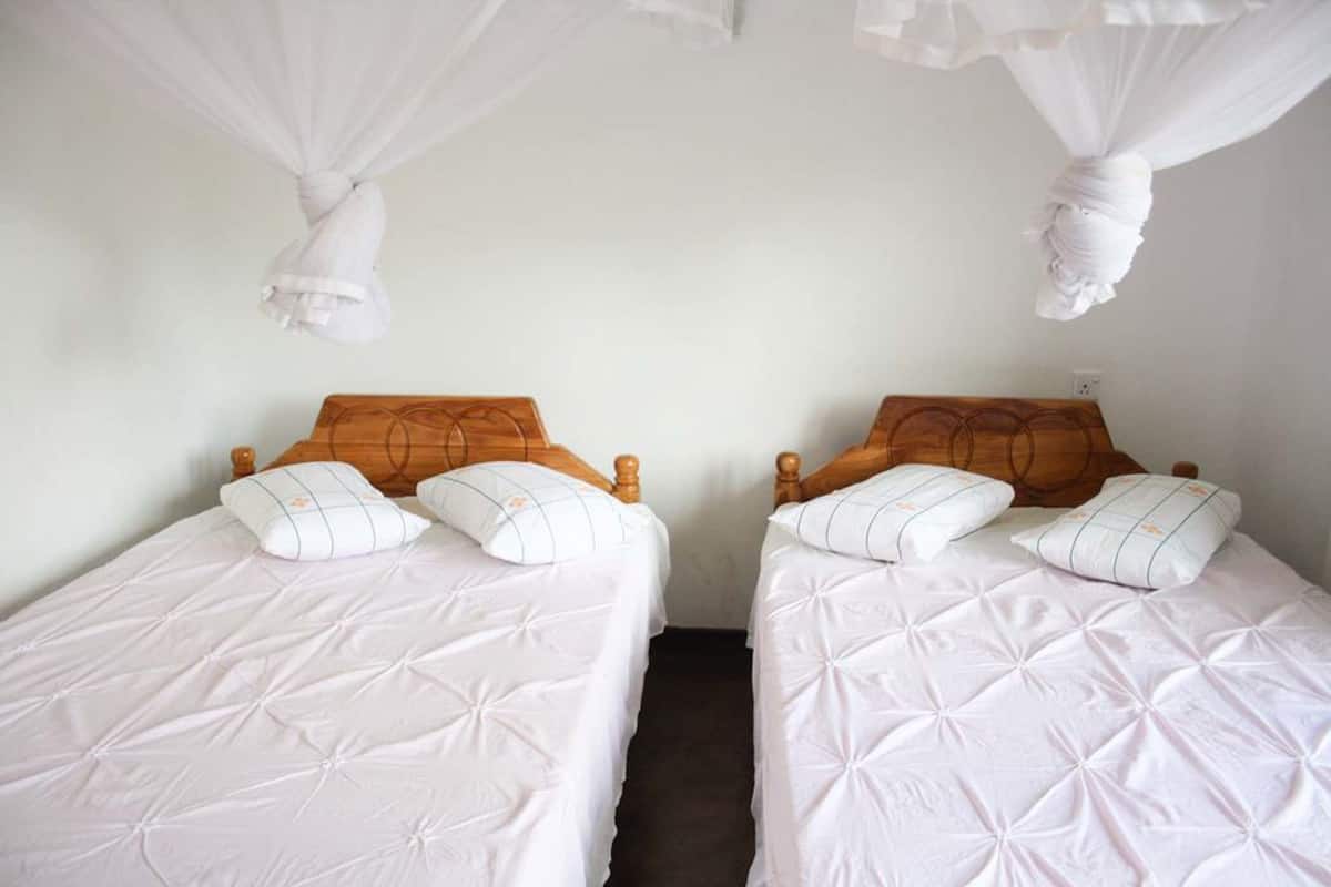 Standard Quadruple Room, 2 Queen Beds, Private Bathroom