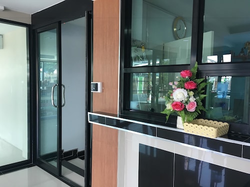 Sutharnlai Apartment