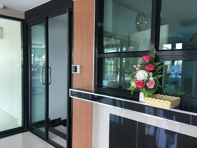 Sutharnlai Apartment