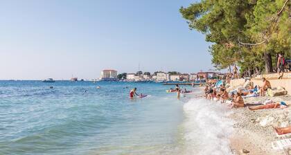 Beach front apartment in Tar-Vabriga with WiFi