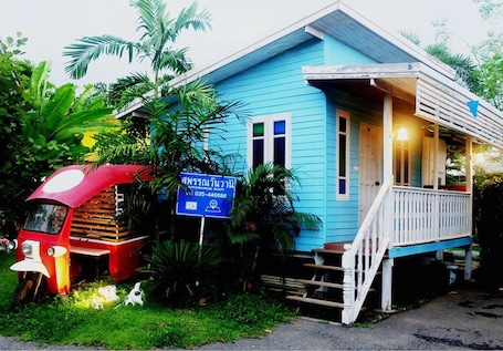 Ropa de cama hipoalergénica, decoración personalizada y wifi gratis