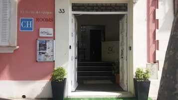 EntrĂ©e de lâhĂ©bergement