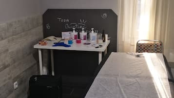 Deep-tissue massages, massages