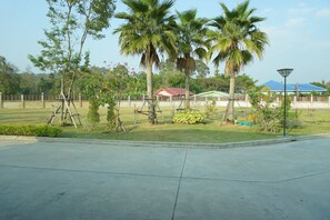 Property grounds - S Ville Resort (Uthai Thani)