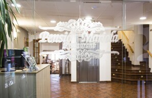 Property entrance - Restaurante Pensión Mariola (Agres)