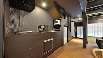 Private Vacation Home | Private kitchenette | Fridge, microwave, stovetop, dishwasher