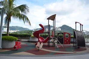 Außen-Kinderspielplatz