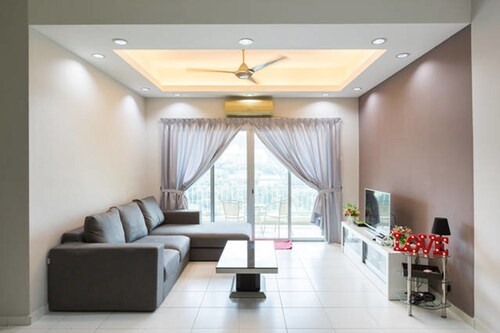 Sky Holiday Home - Golf View