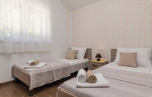 2 bedrooms, in-room safe, free WiFi, bed sheets - Beautiful home in Vodnjan with kitchen (Vodnjan)