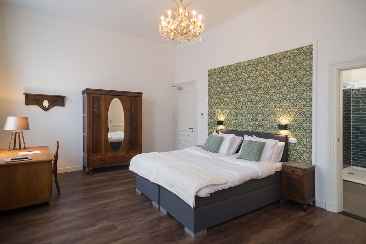 Deluxe Twin Room, 2 Twin Beds | In-room safe, desk, iron/ironing board, free cribs/infant beds